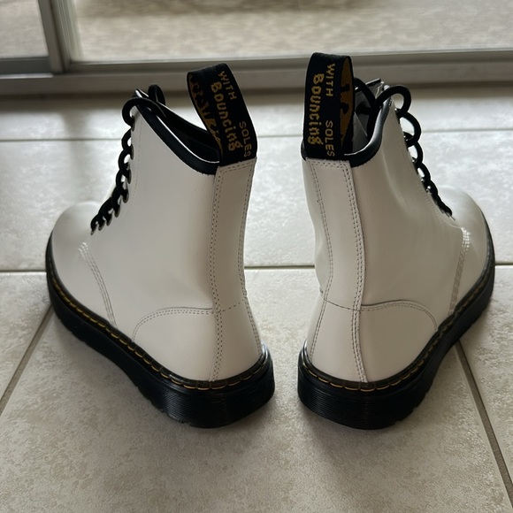 DR. MARTENS Doc Marten’s Zavala 8-Eyelet White Leather Combat Boot, Size 10 - Picture 7 of 10